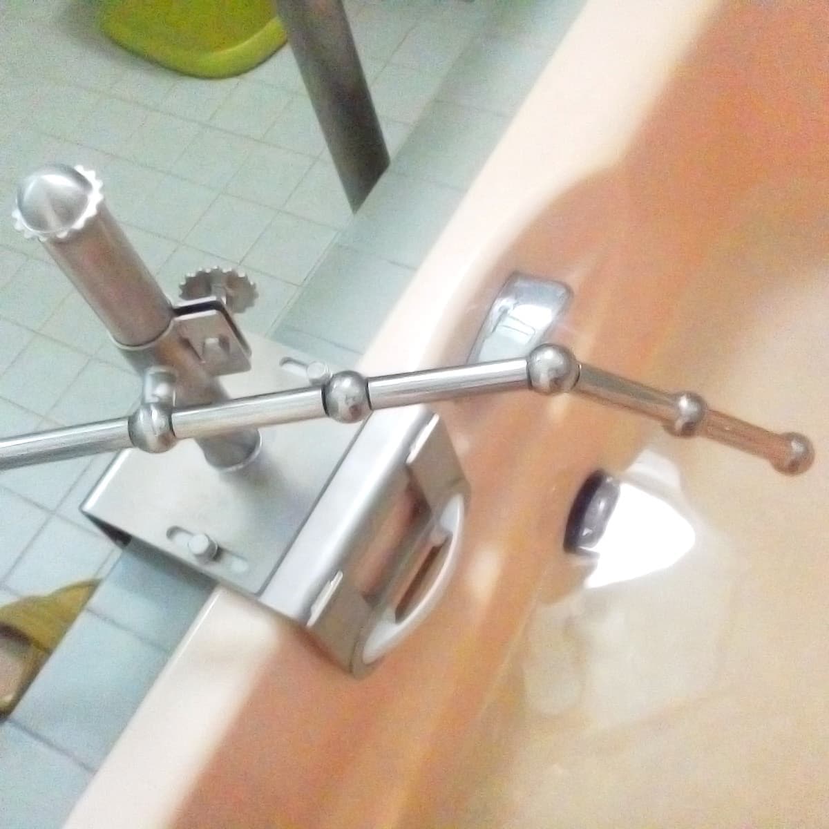 浴室用自在手摺