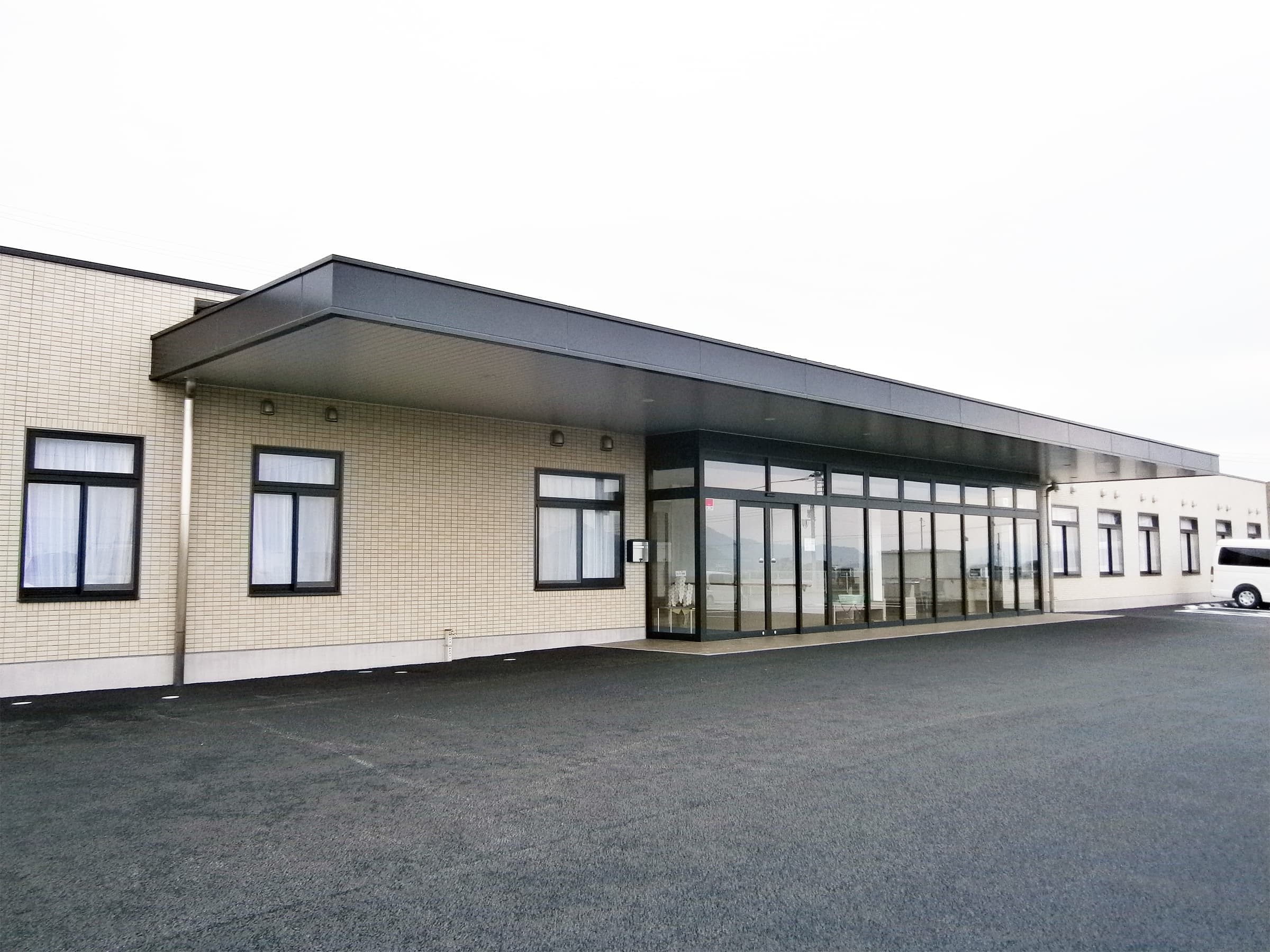 クリニック庇サッシ