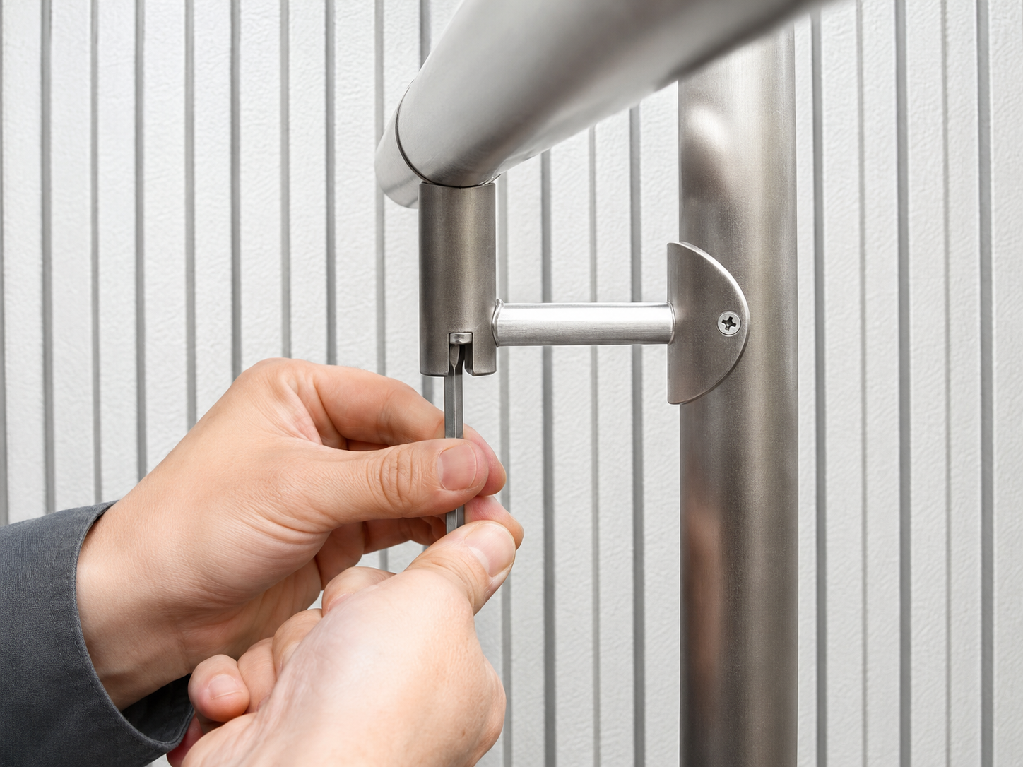 metal handrail「美」 ― バンド式ブラケット